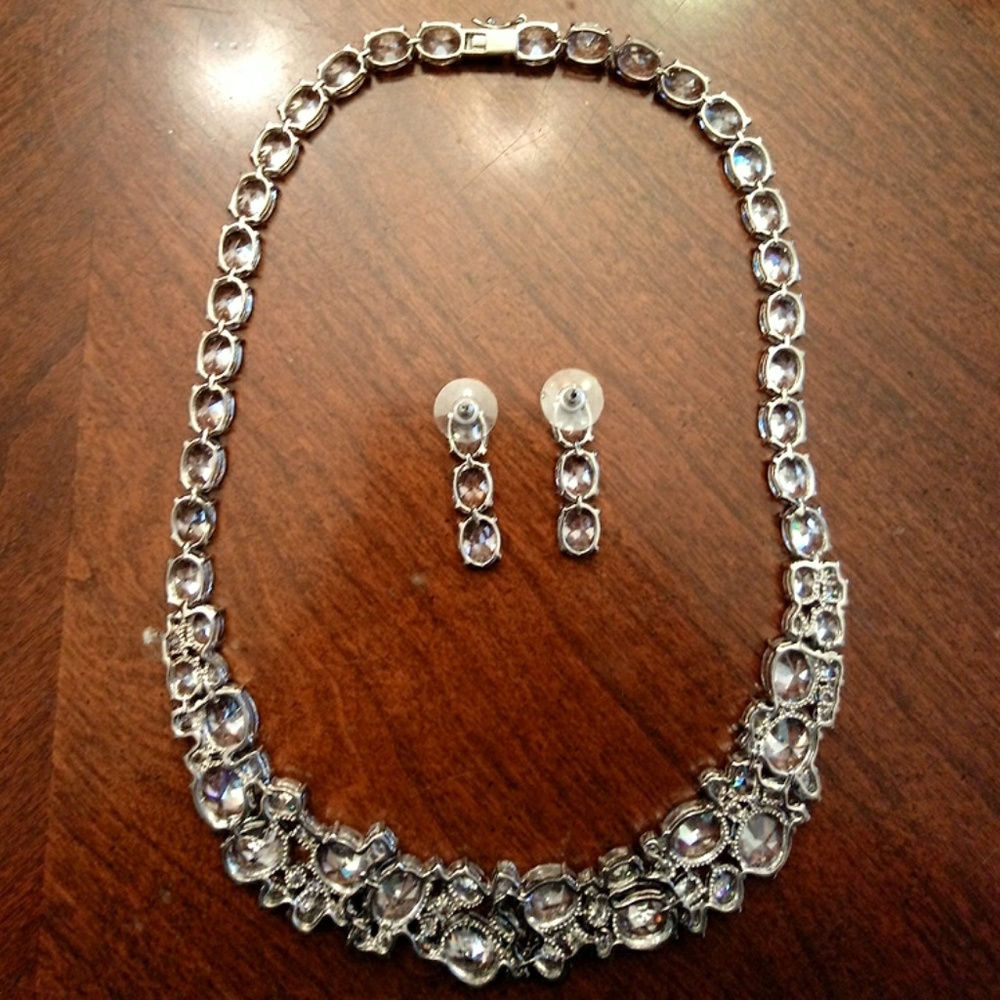 Neclace - Picture 7 of 7